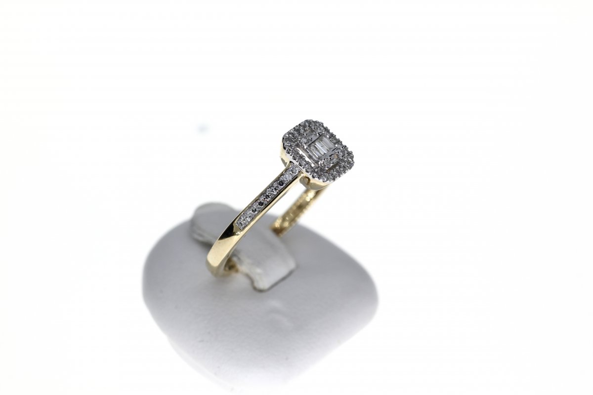 Baquette Entourage Diamant Ring Geelgoud